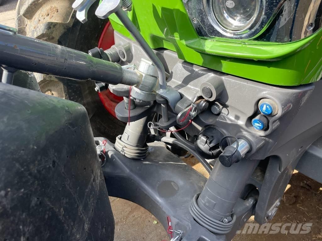 Fendt 828 Vario الجرارات