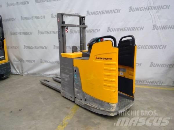 Jungheinrich ERD 220 معدات التكديس الجوالة