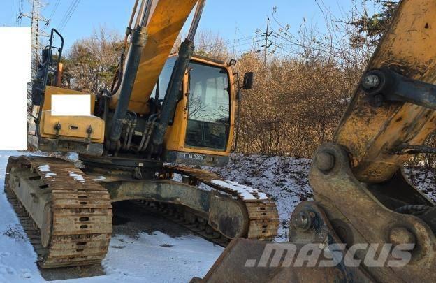 Hyundai Robex 300 LC حفارات زحافة