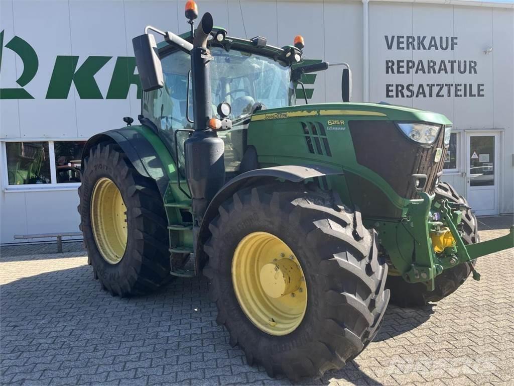 John Deere 6215R الجرارات