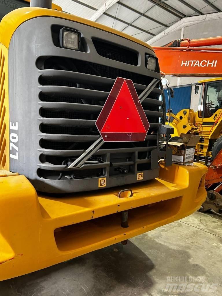Volvo L 70 E لوادر صغيرة