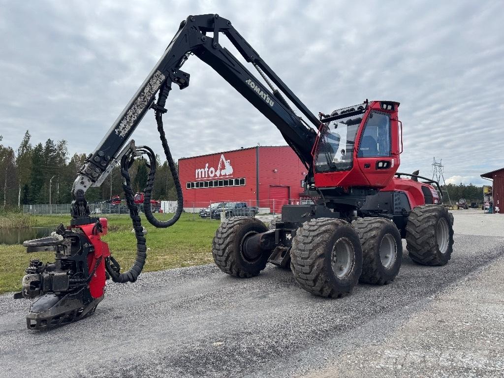 Komatsu 911 حصادات