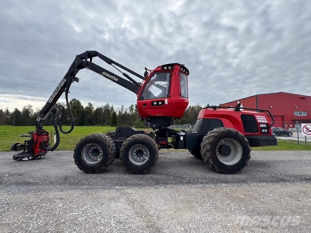 Komatsu 911 حصادات