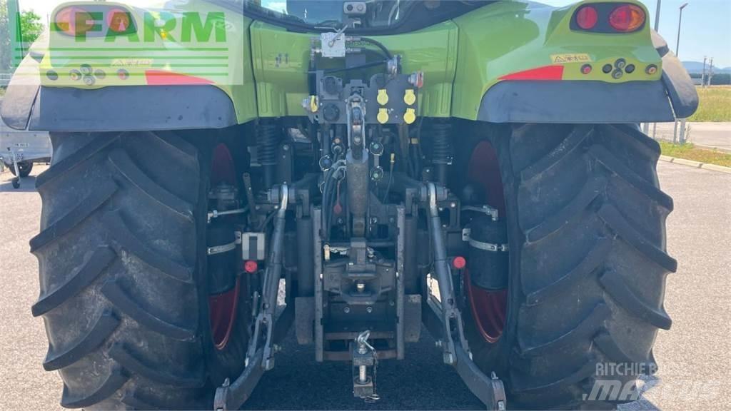 CLAAS ARION 530 الجرارات