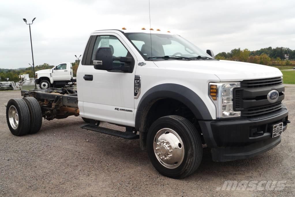 Ford F 550 XL SD شاحنات بمقصورة وهيكل