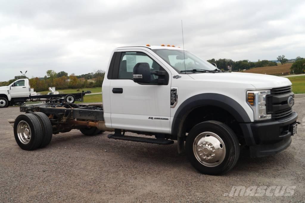 Ford F 550 XL SD شاحنات بمقصورة وهيكل