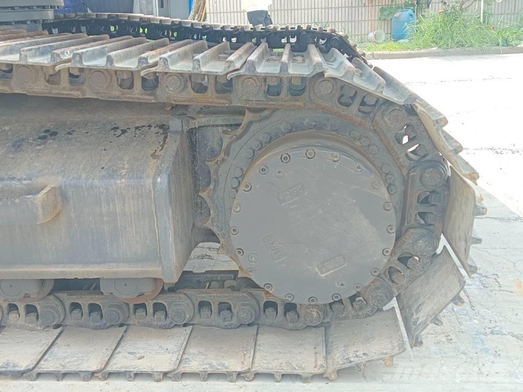 Hyundai R220LC-9S حفارات زحافة