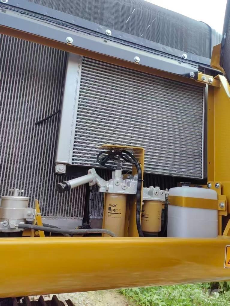 CAT 336 D حفارات زحافة