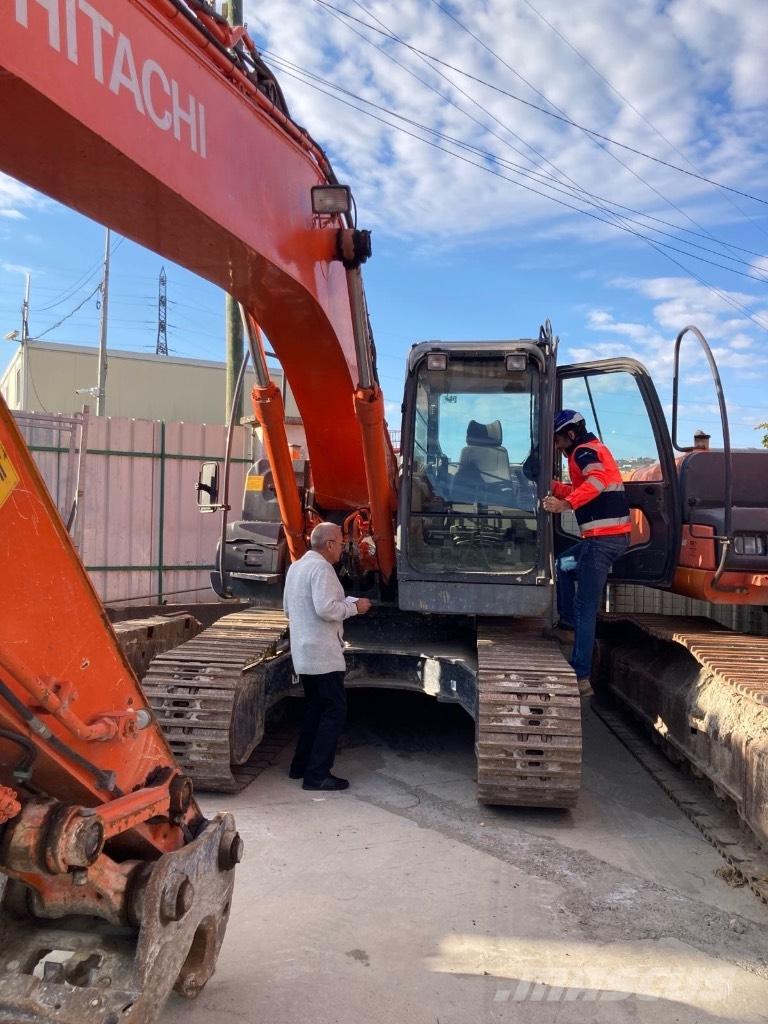 Hitachi ZX 240 حفارات زحافة