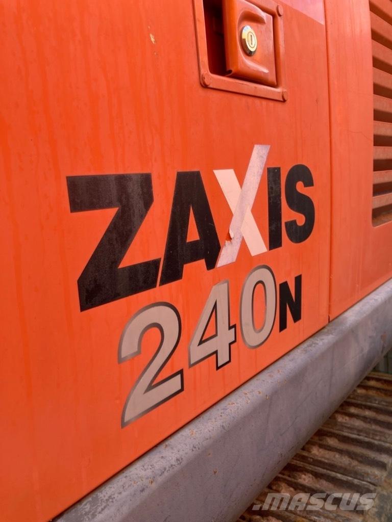 Hitachi ZX 240 حفارات زحافة