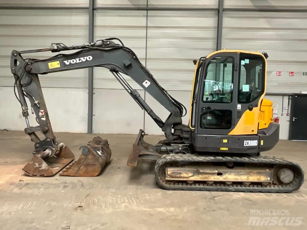 Volvo ECR 88 D حفارات وسط 7 طن - 12 طن