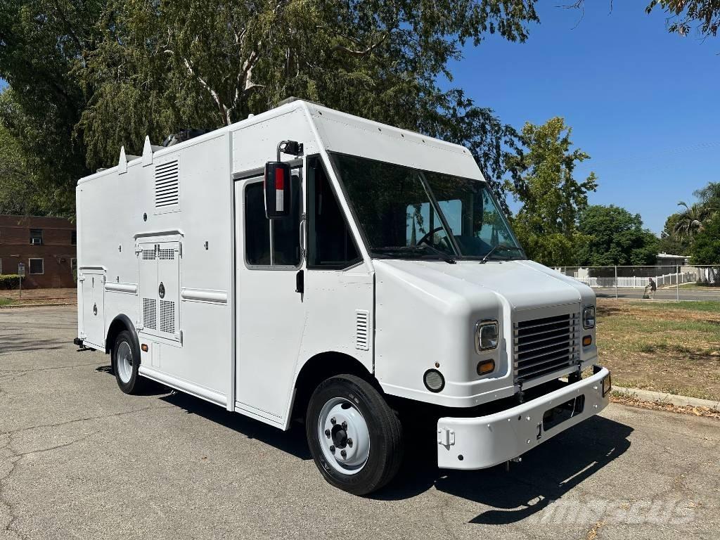  frieghtliner mt45 شاحنات خفيفة/مفصلية الجوانب