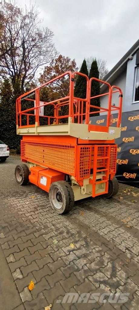 JLG 4069 LE رافعات مقصية الشكل