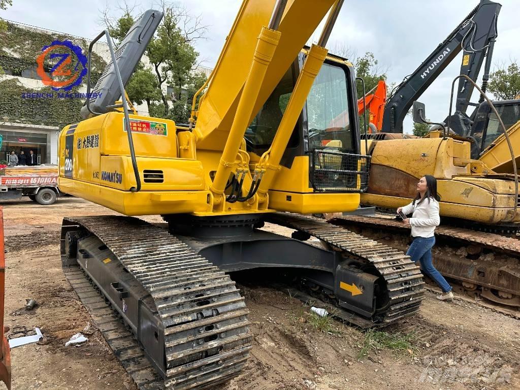 Komatsu PC 200-7 حفارات زحافة