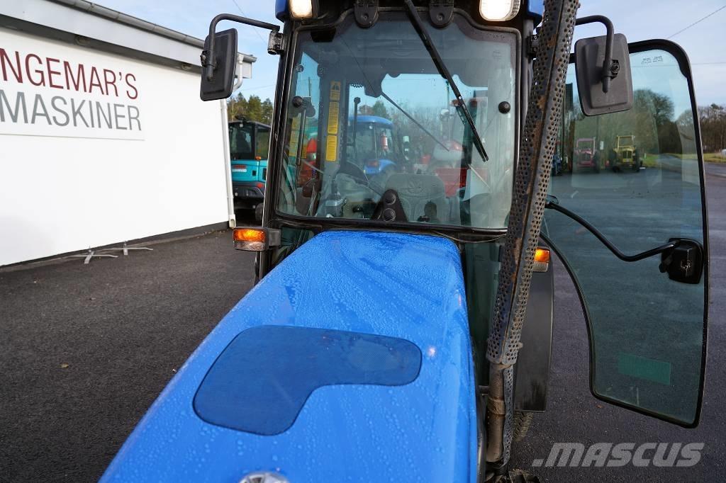 New Holland TN70NA الجرارات