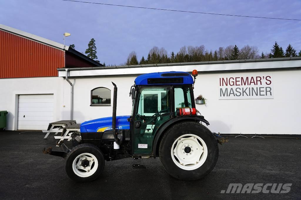 New Holland TN70NA الجرارات