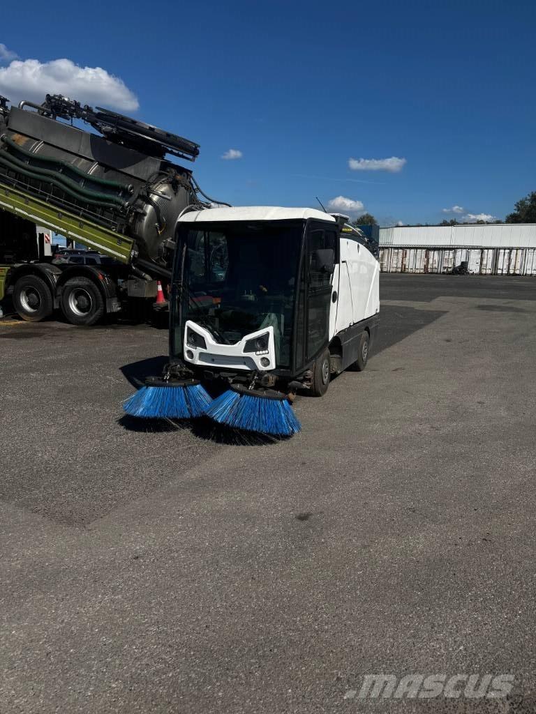 Bucher C 202 كناسات