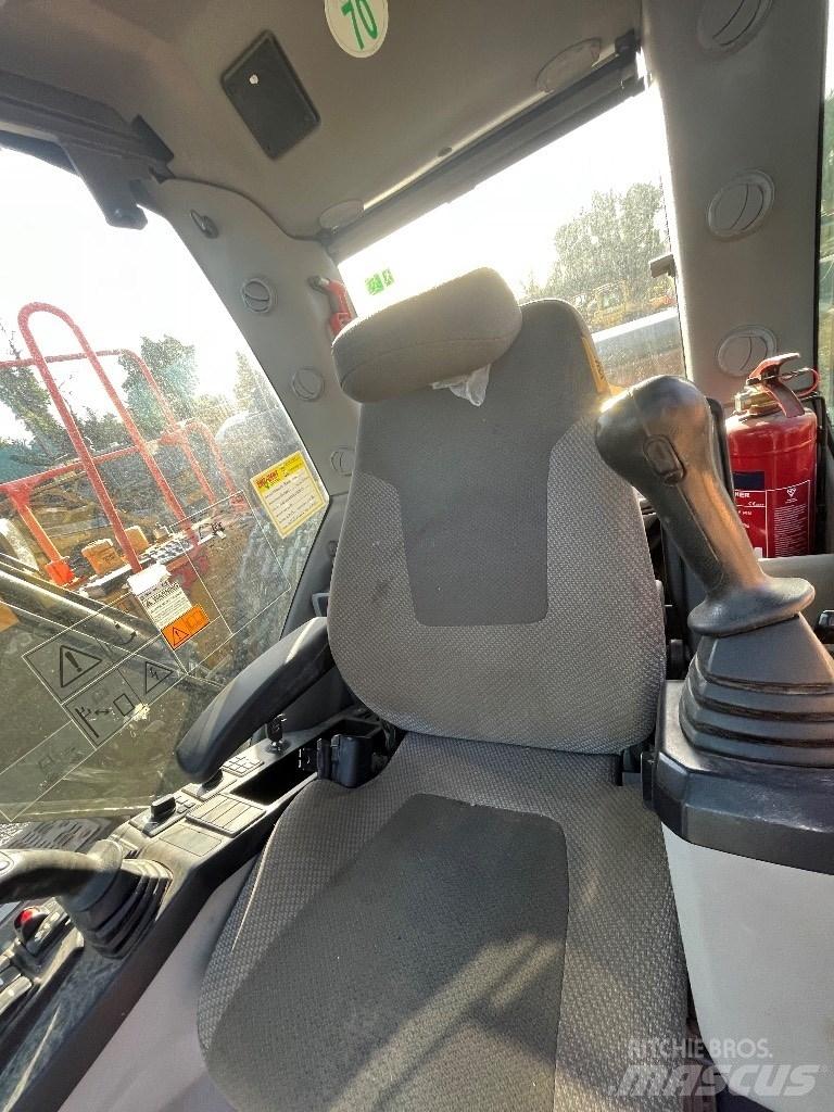 Volvo EW 160 E حفارات بعجل