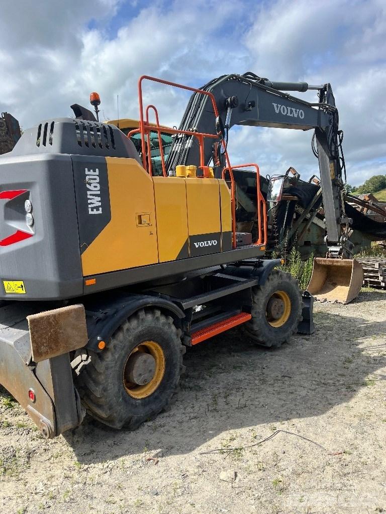 Volvo EW 160 E حفارات بعجل