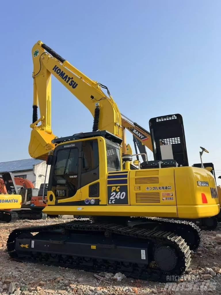 Komatsu 240-8 حفارات زحافة