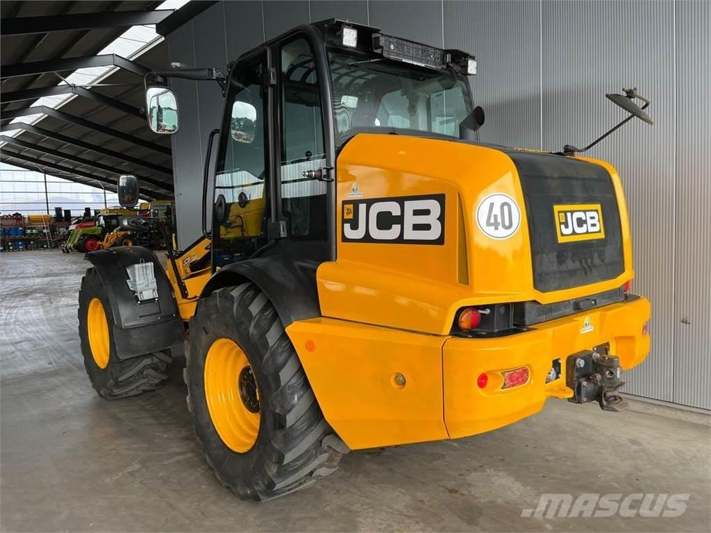 JCB TM 320 Agri لوادر بعجل