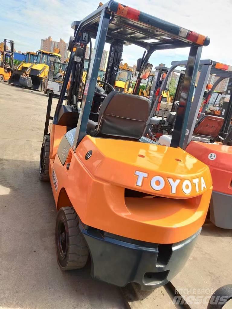 Toyota 7F شاحنات الديزل