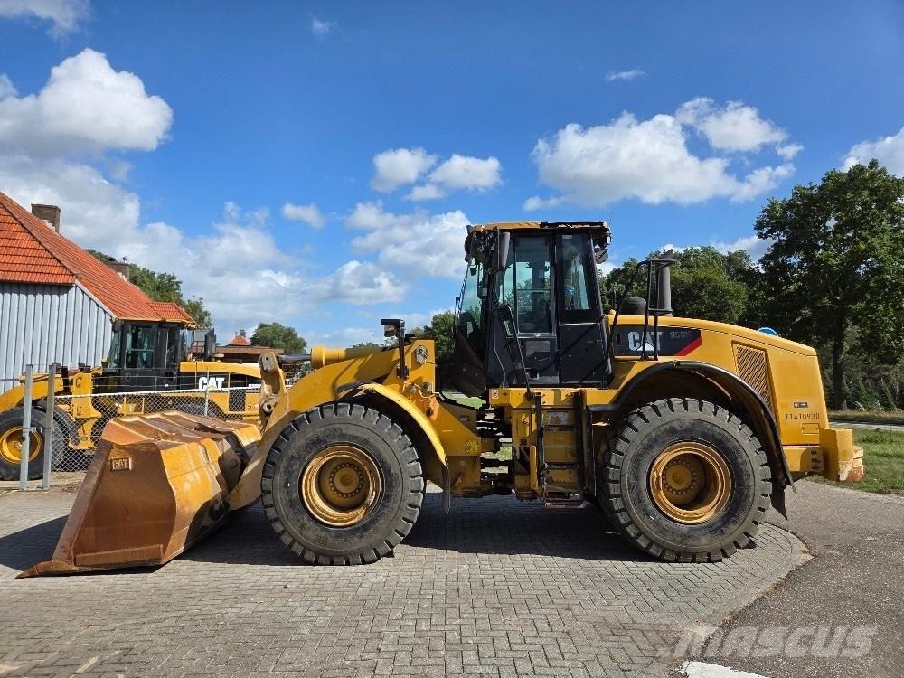 CAT 950H لوادر بعجل