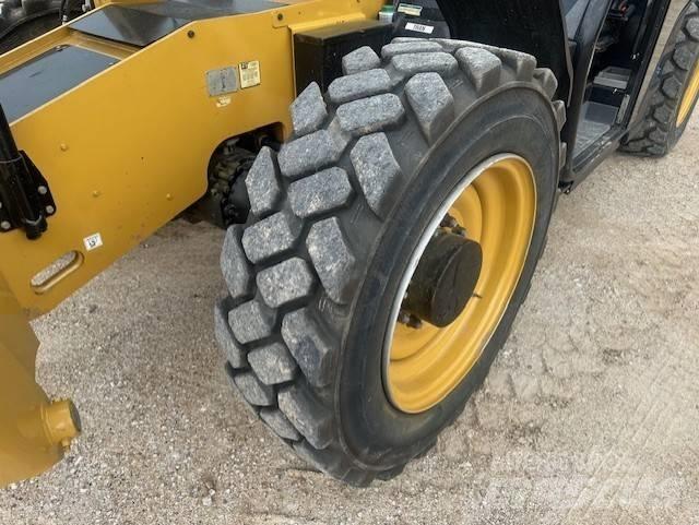 CAT TL1055D مناولات متداخلة