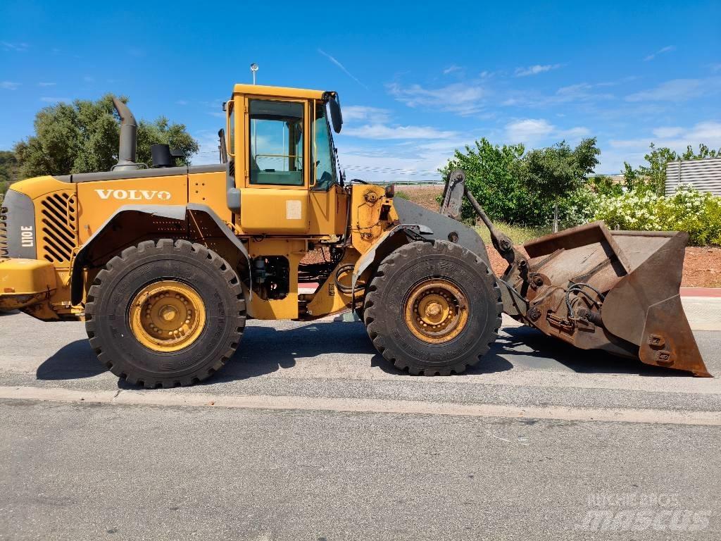 Volvo 110E لوادر بعجل