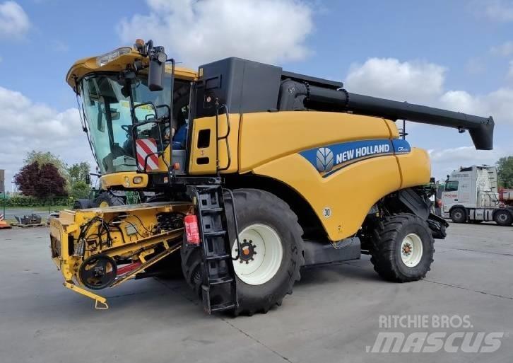 New Holland CR 9080 حصادات