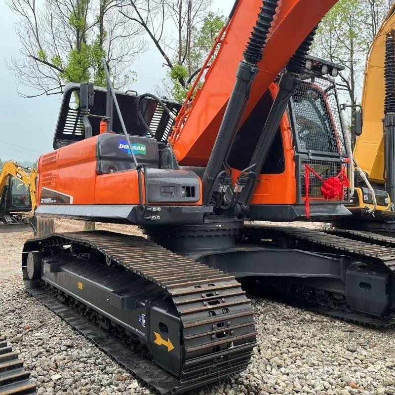 Doosan DX 225 حفارات زحافة