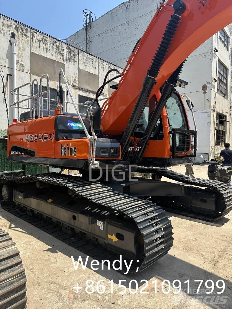Doosan DX 300 حفارات وسط 7 طن - 12 طن