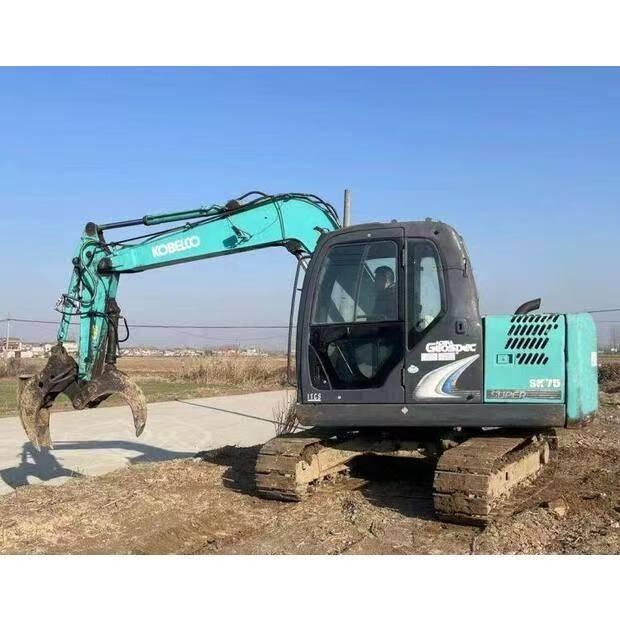 Kobelco SK 75 حفارات وسط 7 طن - 12 طن