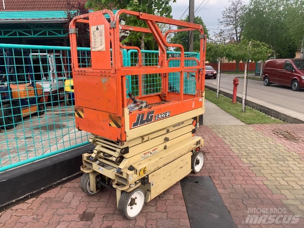 JLG 1932E2     V-2782 رافعات السارية الرأسية