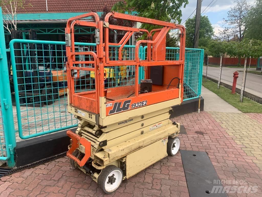 JLG 1932E2     V-2782 رافعات السارية الرأسية