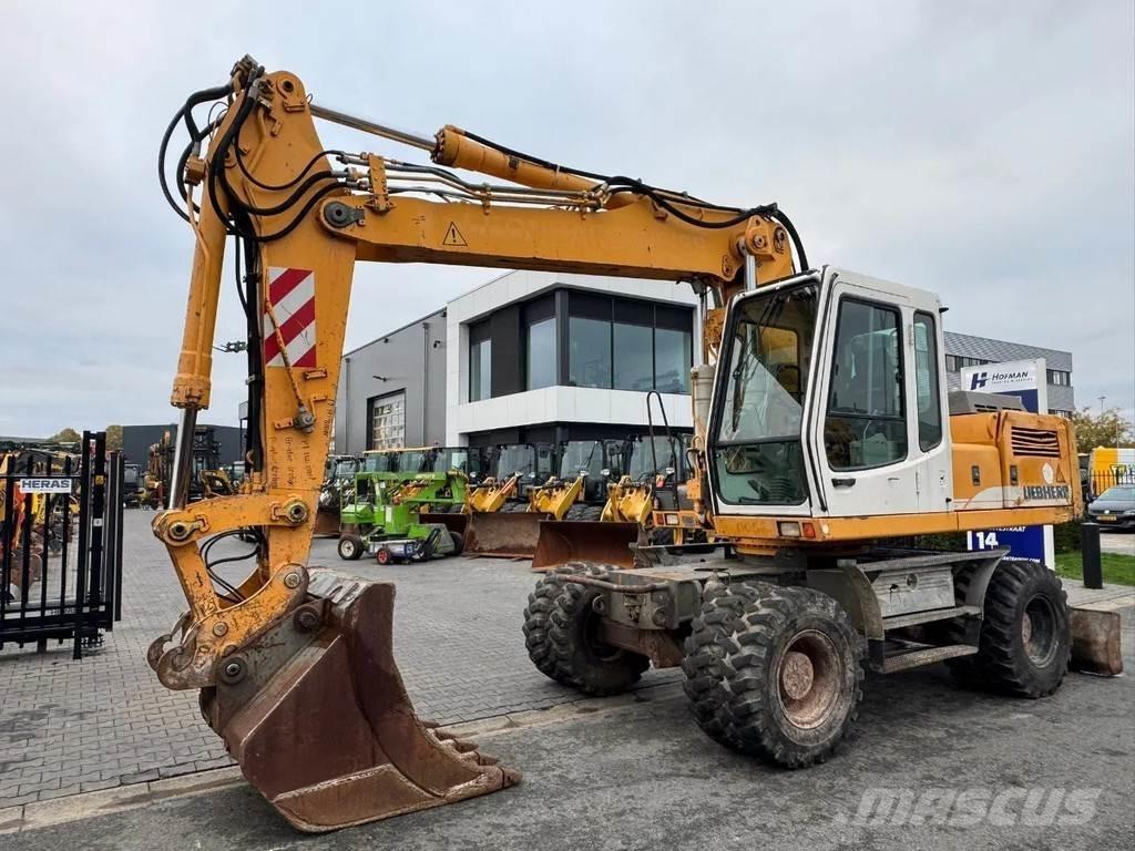 Liebherr A924 حفارات بعجل