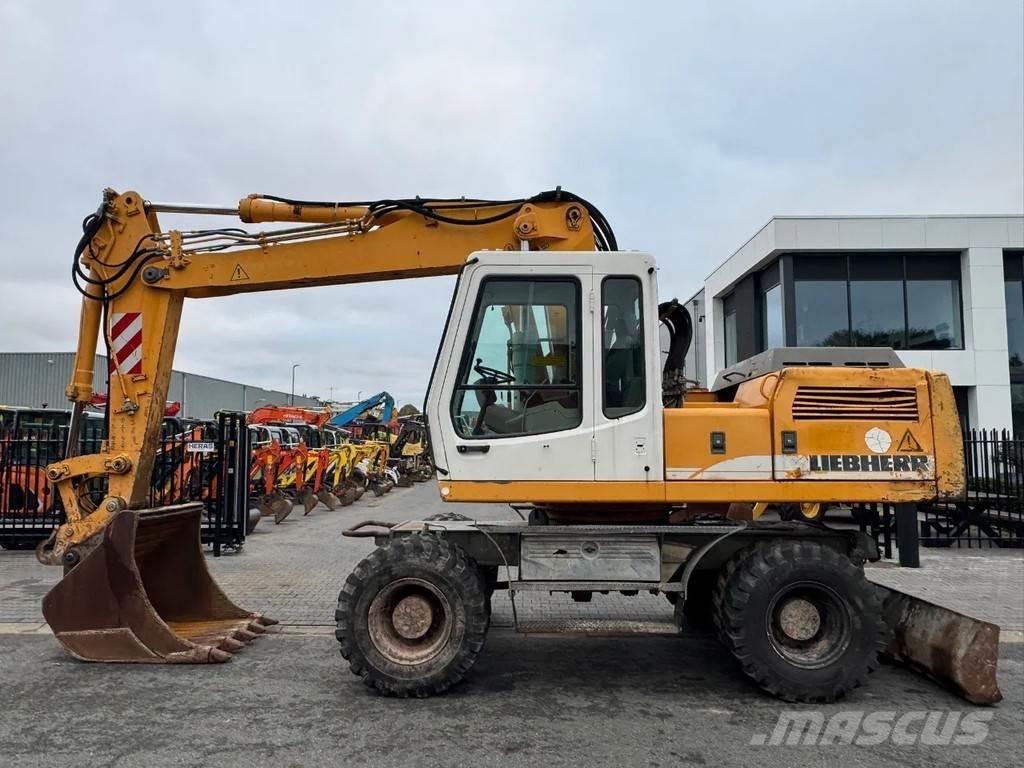 Liebherr A924 حفارات بعجل
