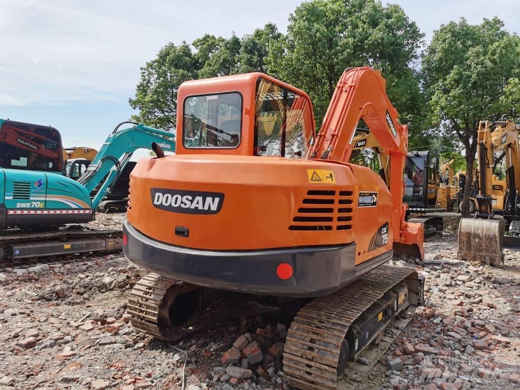 Doosan DX75 حفارات وسط 7 طن - 12 طن