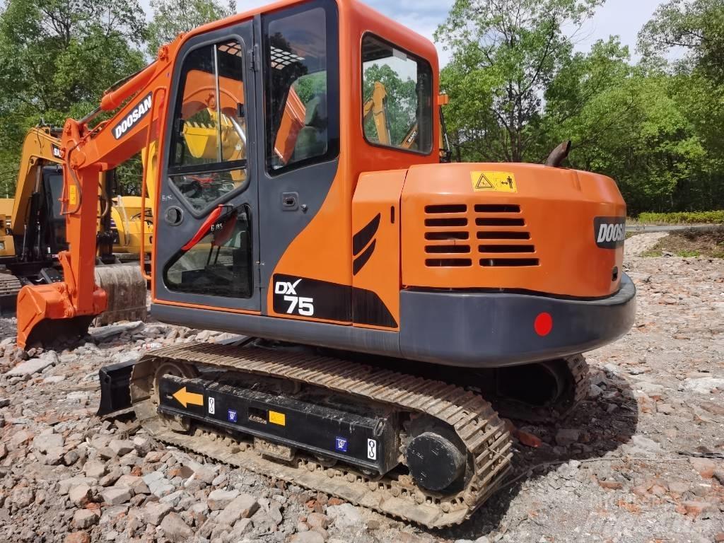 Doosan DX75 حفارات وسط 7 طن - 12 طن