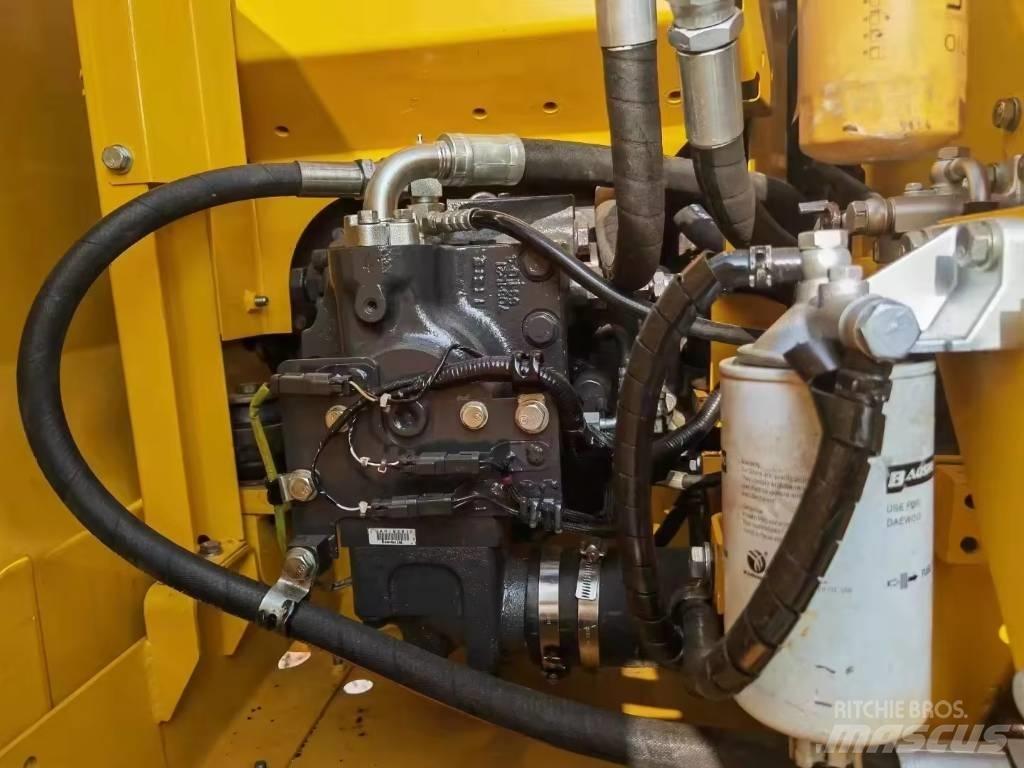 Komatsu PC 110 حفارات زحافة