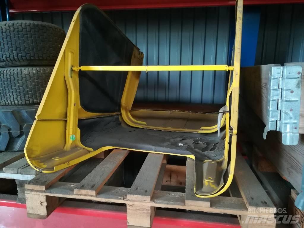 New Holland B 115 محركات