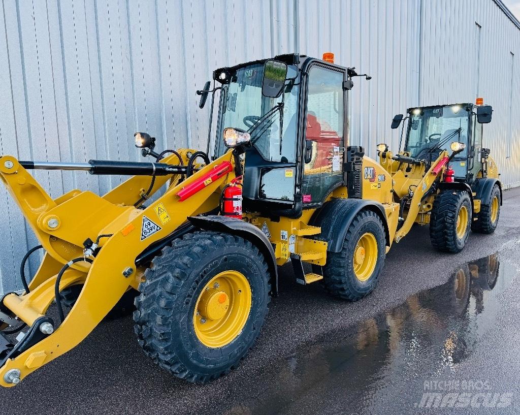 CAT 908 لوادر بعجل