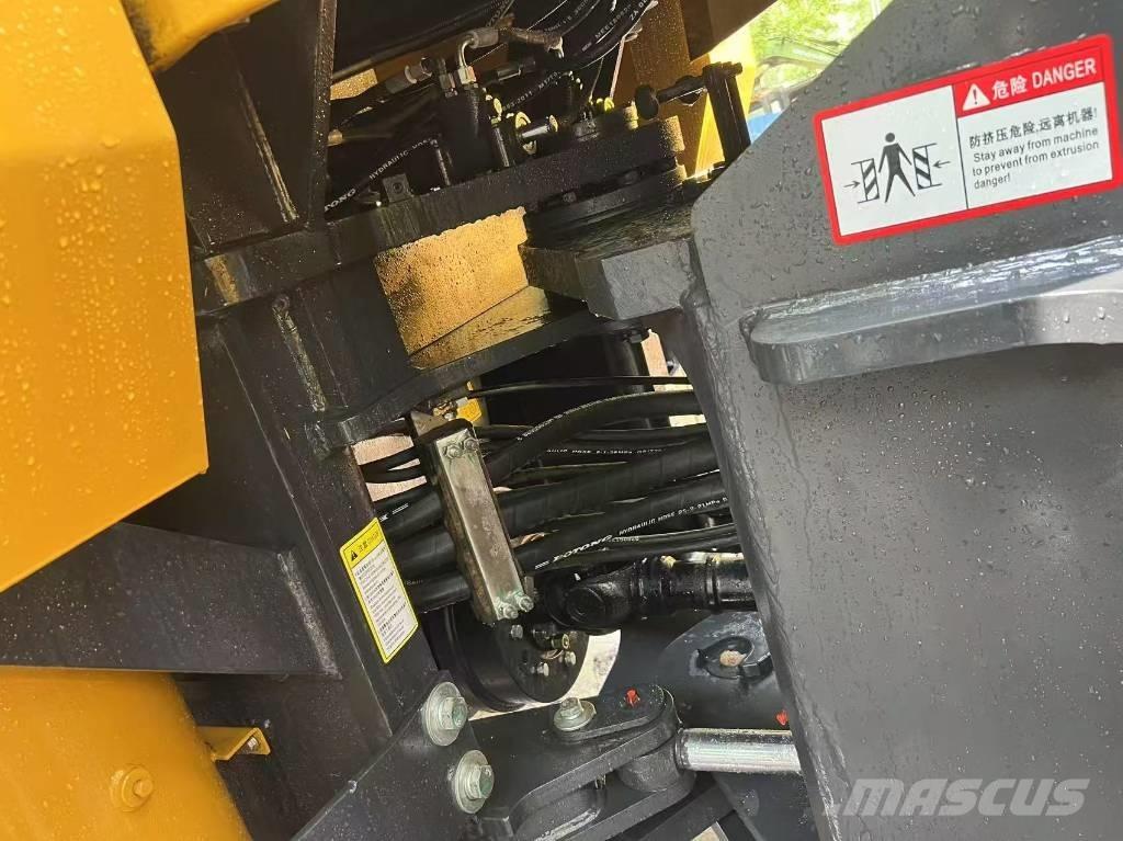 XCMG ZL50CN لوادر بعجل