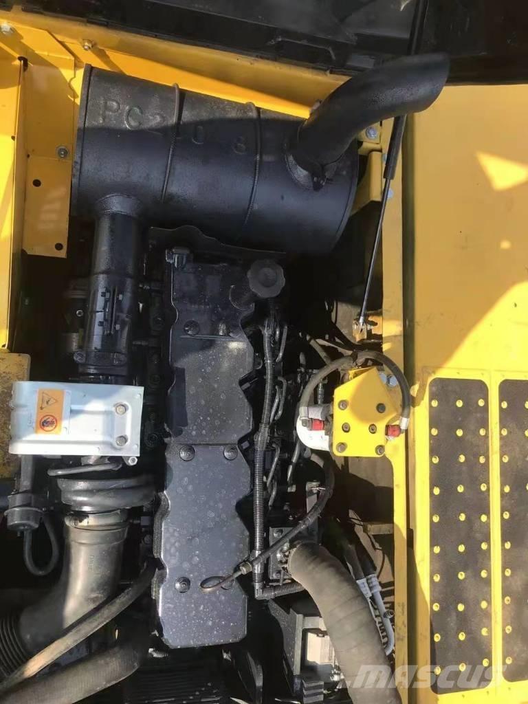 Komatsu pc220-8 حفارات زحافة