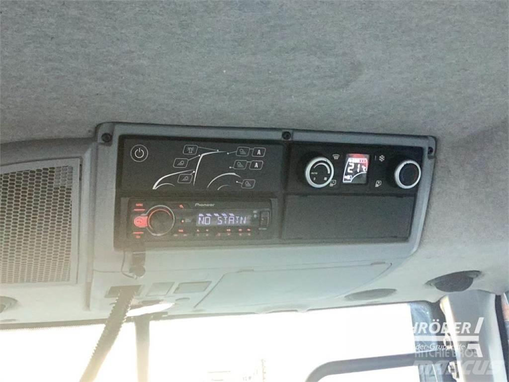Valtra T 175 EA الجرارات