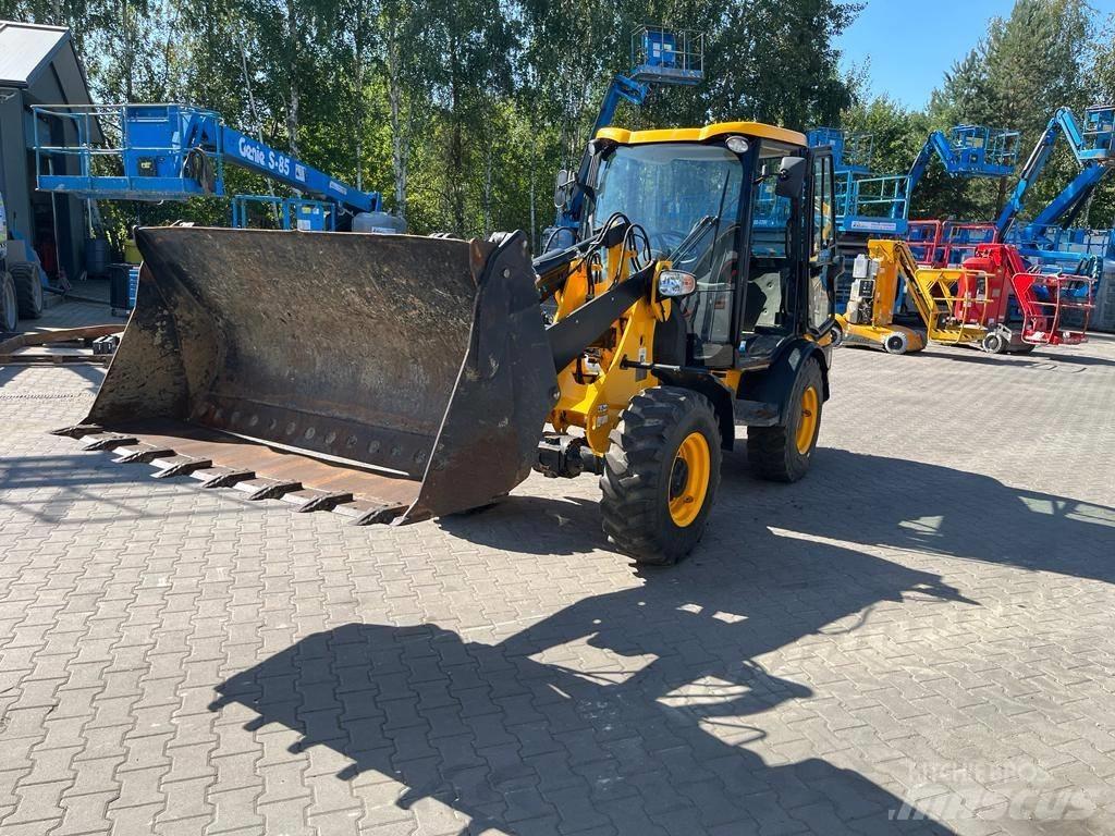 JCB 406 لوادر بعجل