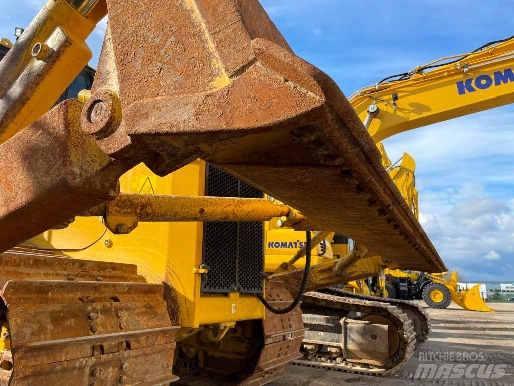 Komatsu D65PX-18E0 بلدوزرات مجنزرة