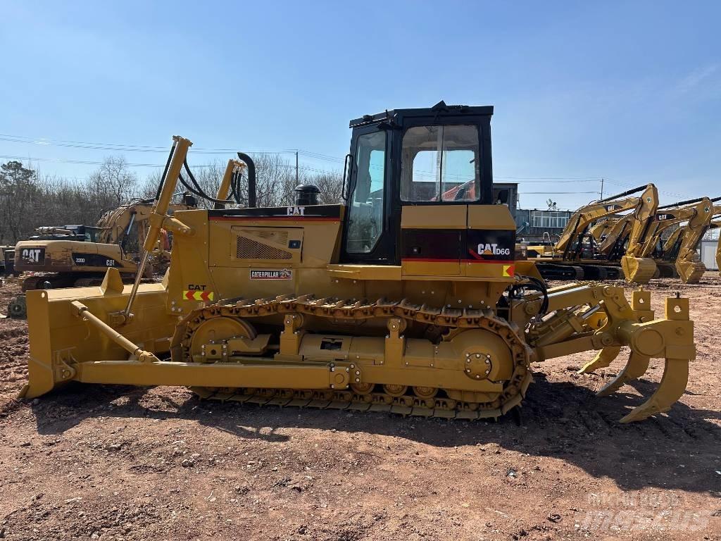 CAT D 6 G بلدوزرات مجنزرة