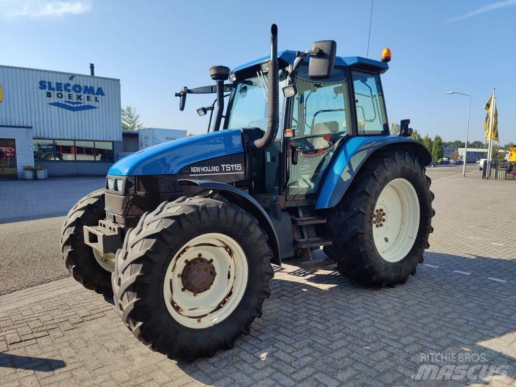 New Holland TS115 الجرارات