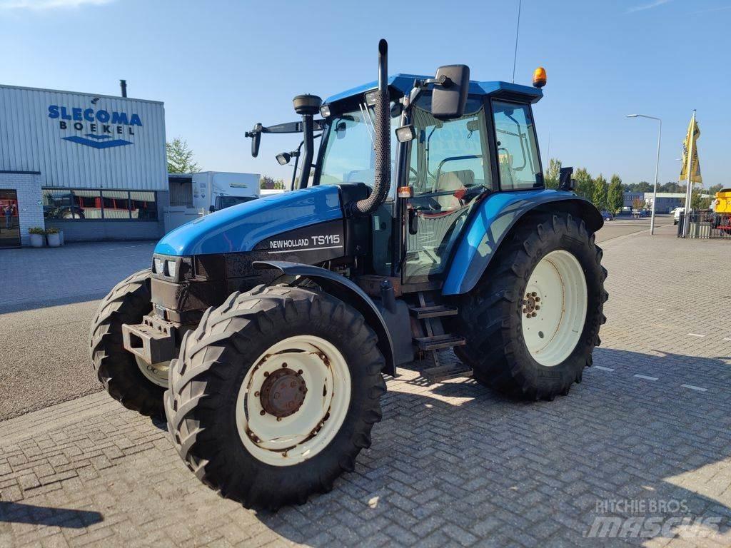New Holland TS115 الجرارات